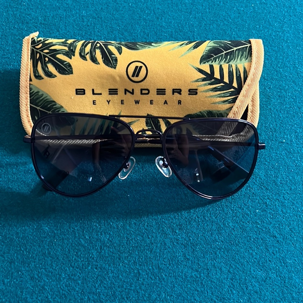 Blenders eyewear sunglasses